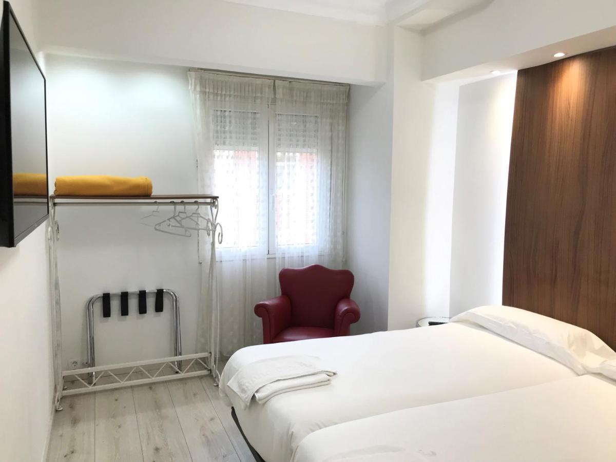 Hostal La Mexicana Santander Exterior photo